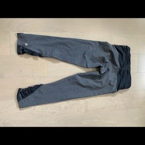 Rare lulu lemon ruched crop leggings size 2